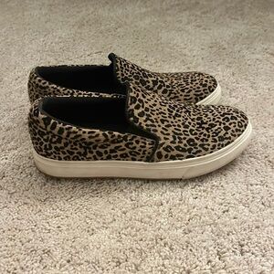 Steve Madden cheetah print slip on
